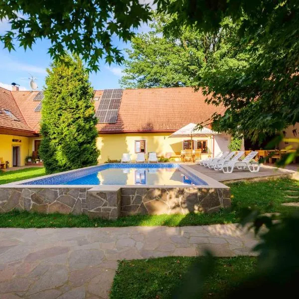 Pension U Starýho Dubu, hotel in Jindrichuv Hradec