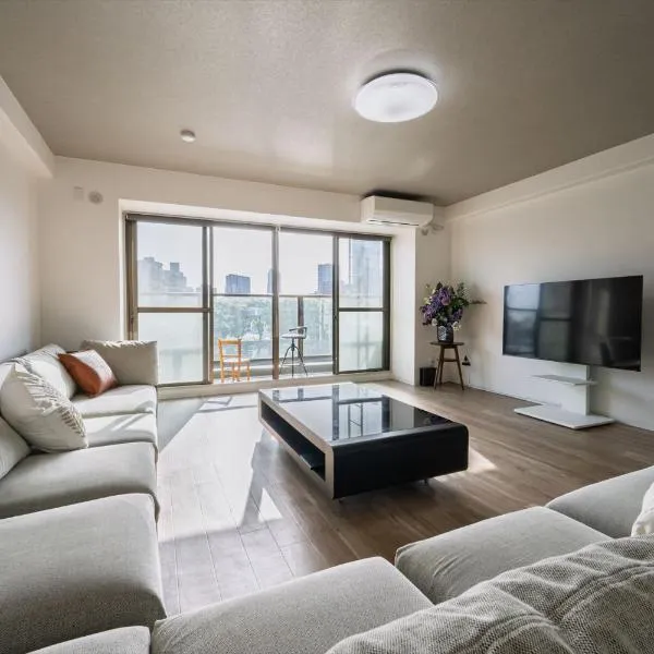 LIT広島駅前 広島駅から徒歩5分 全室リバービューでベッドはairweaveを採用 Spacious rooms with river views all to yourself Supported, hotel in Ōsukachō