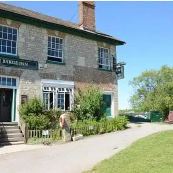 The Barge Inn, Honeystreet、Alton Barnesのホテル