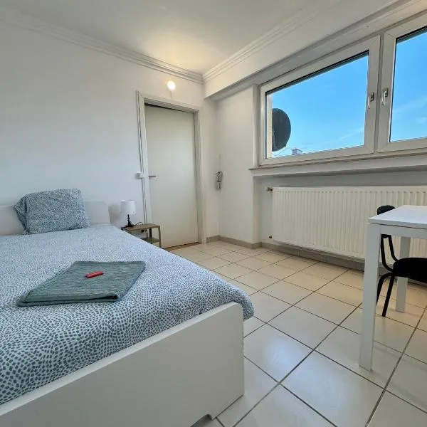 Smart & Cheap Stay for 1 person, hotel v destinaci Hesperange