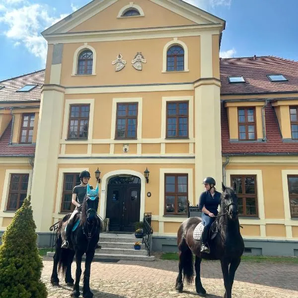 Pałac w Rymaniu, hotel di Rymań