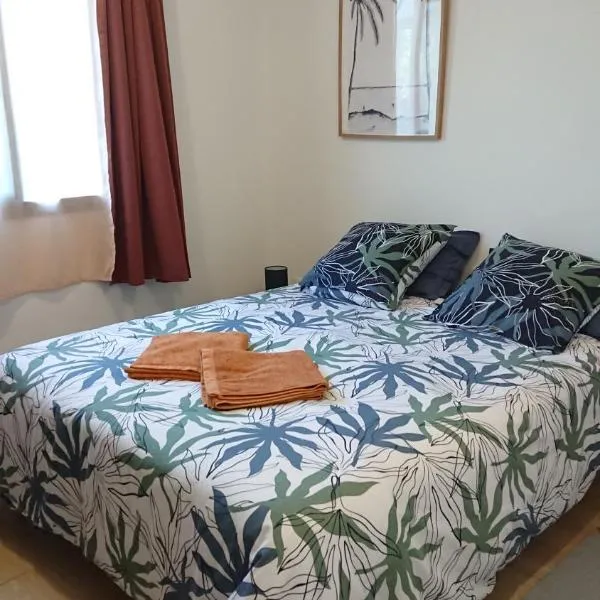 Hébergement-Joli T3-70m2-Terrasse-Jardin, hotel in Entre-Deux
