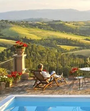 La Ghirlanda Wine Resort, hotel Saraganóban