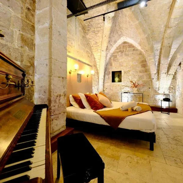 L'Autel La Crypte Mystérieuse de Rouen - sauna & balnéo, hotel in Rouen