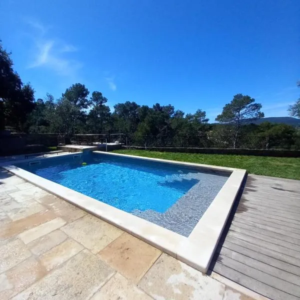 Villa au coucher de soleil inoubliable sur les collines, hotel v destinácii Vidauban