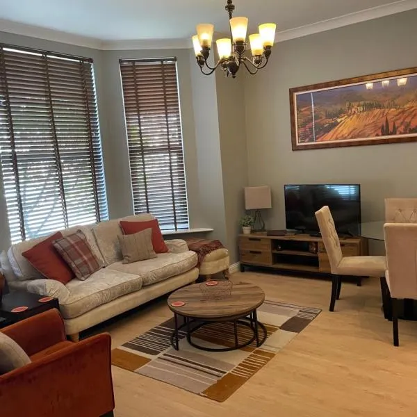No 10 serviced apartment - Danes 2 Bedroom, hotel in Southampton