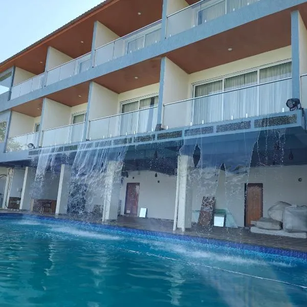 Nisarga Lake Resort, hotel v destinaci Satara
