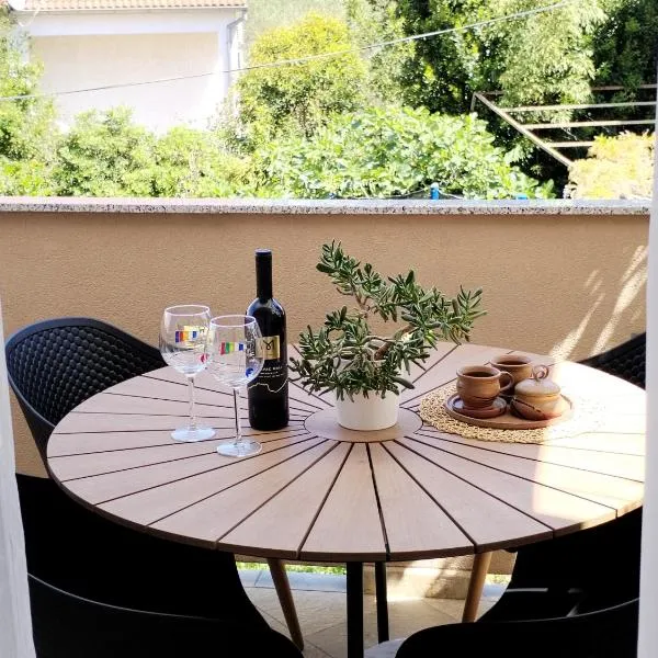 Family apartment B&B, ξενοδοχείο σε Biograd na Moru