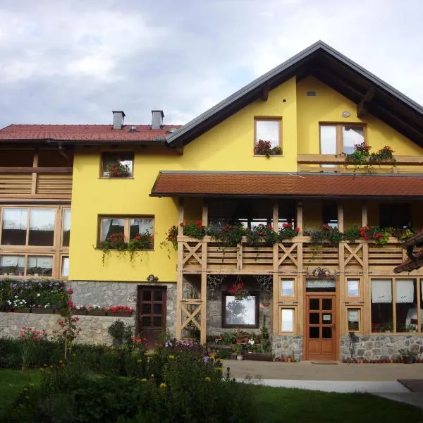 Tourist Farm Ob izviru Krupe, hôtel à Semič