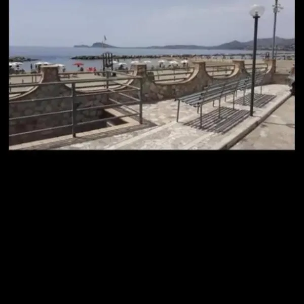 La casa di Franca, hotel v destinaci Formia