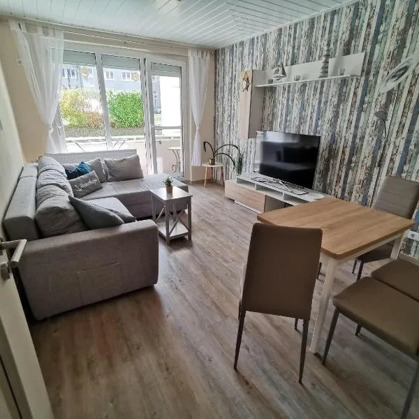 Moderne Ferienwohnung mit Seeblick und Balkon im EG, hotel in Mücheln