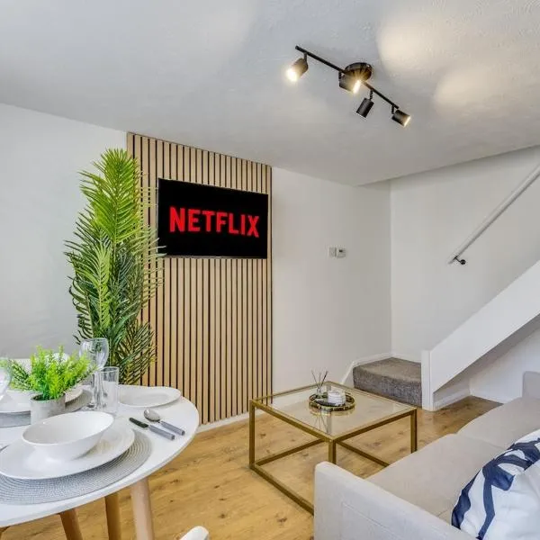 Cozy Riverside Cottage in Hertford Town with Parking, hotel v destinaci Hertford