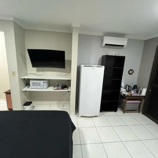 Studio Pet Friendly II, hotel v destinaci Matinhos