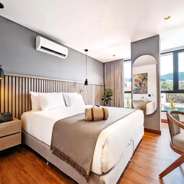 Moa Select, hotel in Medellín