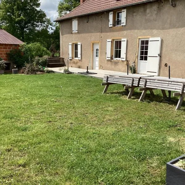 Maison Allianes, hotel v destinaci Avrilly