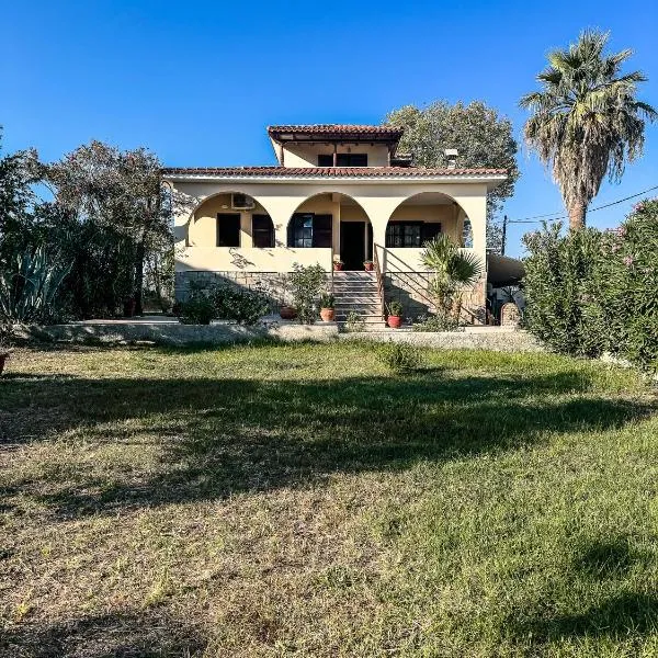 The Peaceful Villa, viešbutis mieste Paralia Dionysiou