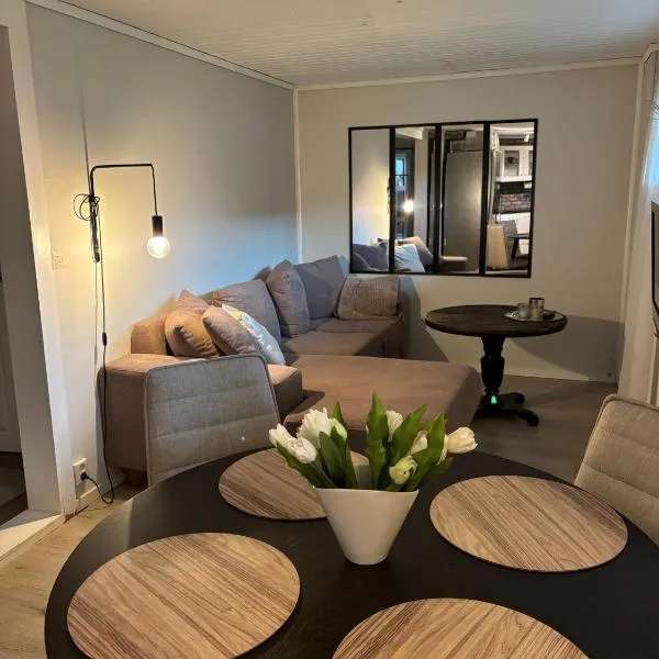 Hagavägen 1 Lägenhet, hotel v destinaci Grebbestad