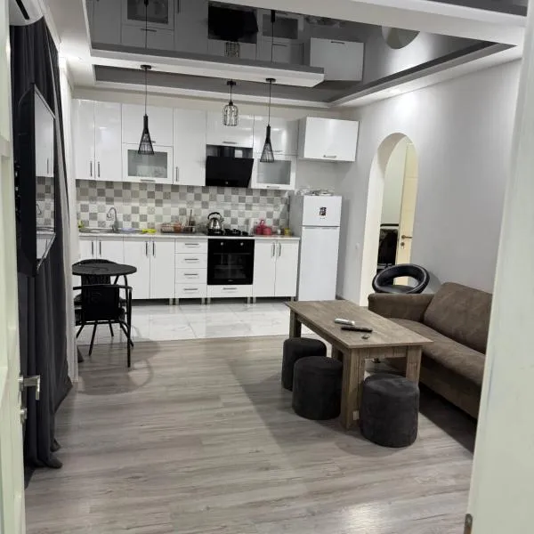 ana-Apartament, khách sạn ở Kobuleti
