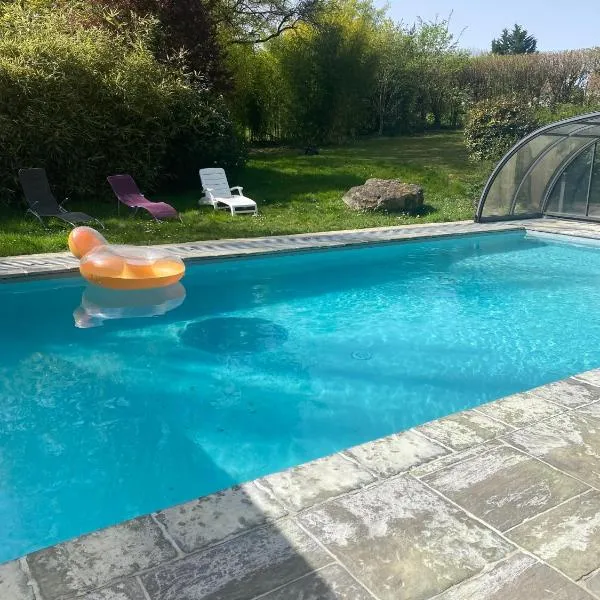 L'Atelier du Canton proche Châteaux de la Loire et Beauval, hotel in Chissay-en-Touraine