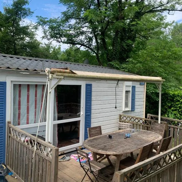 Mobilhome Destinea 6 - 7 personnes, hotel in Saint-Thomas-en-Royans