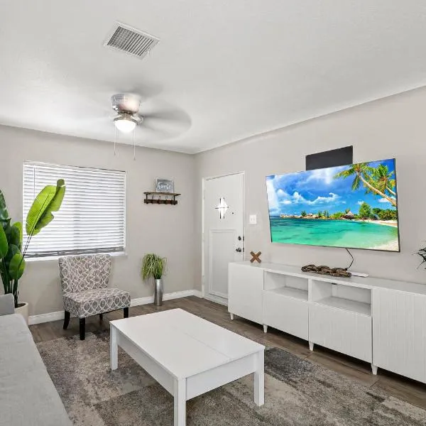 Renovated Stay, Parking, Near DT & Airport, hotel in El Paso