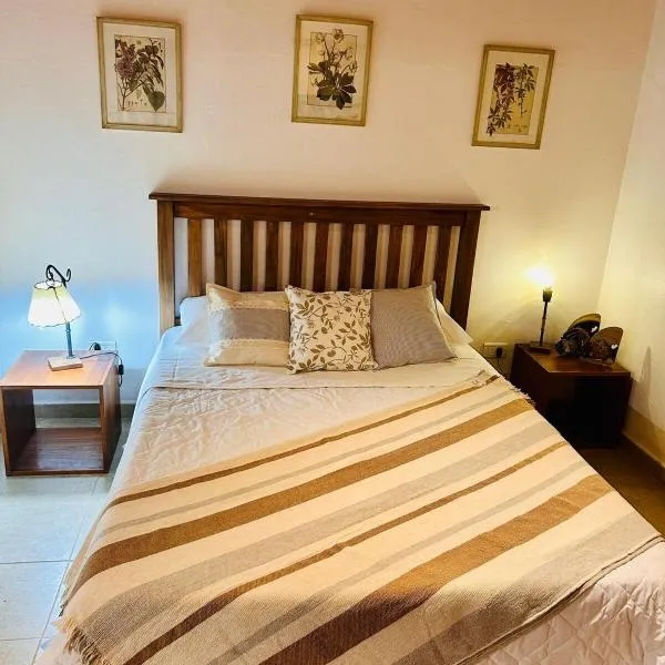 Alojamiento Santa Rita, hotel a Santo Tomé