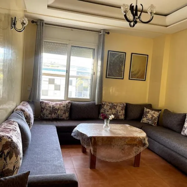 Relaxing Pool view 2 bed room Apartment, hotel in Fnidek
