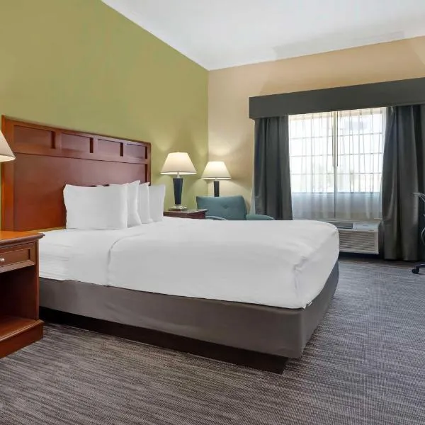 Best Western Hebbronville Inn, מלון בHebbronville