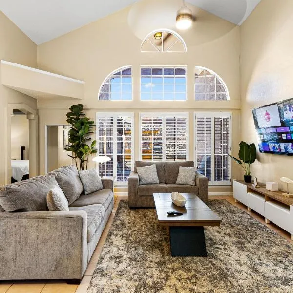 Peaceful West: 4BR Dusk Haven, hotel in El Paso