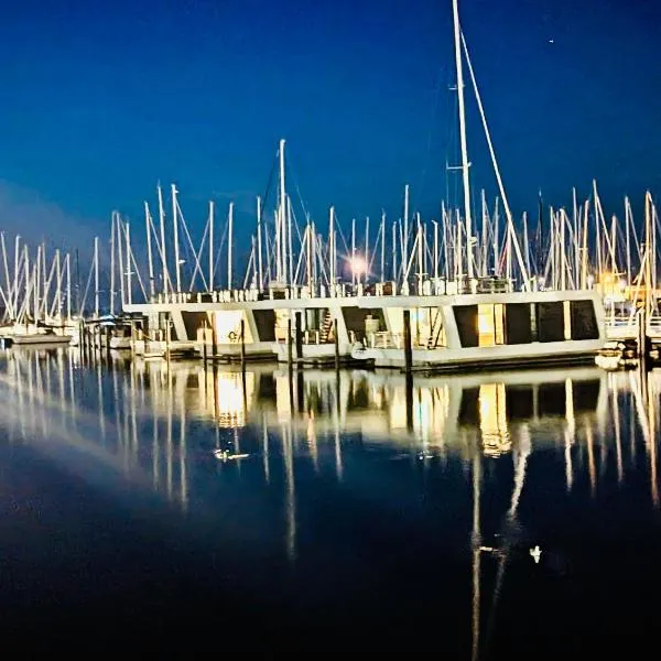 Floating Home Nr 1a, Hotel in Laboe