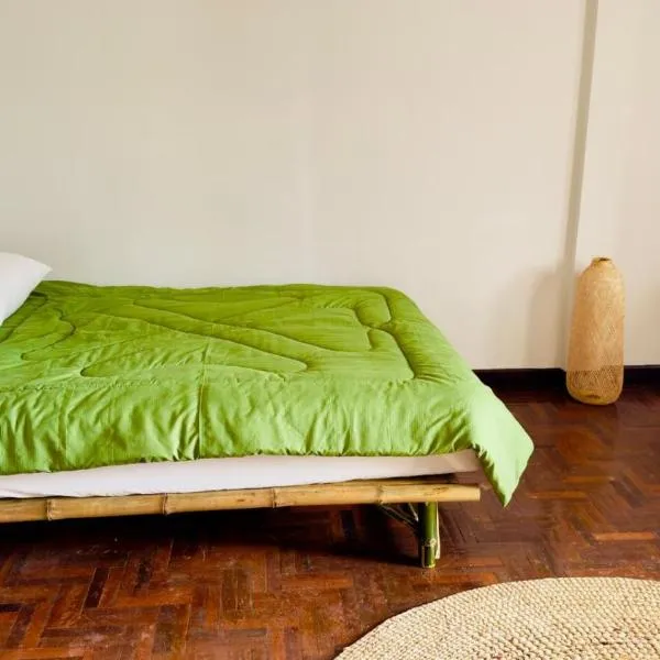 Creative Bangkok Balcony, hotel in Sathani Bang Khen
