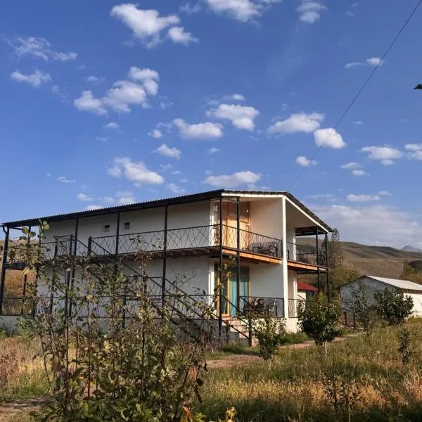 Eco Village Lodge, hotelli kohteessa Dzhetyoguz