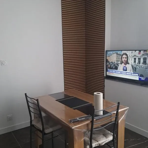 Appartement privé moderne et lumineux plain-pied, hotel v destinaci Oyonnax