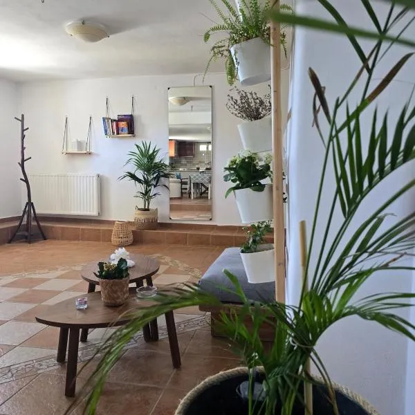 Tamarisk House-An Ideal Getaway in Southern Paros, hotel em Márpissa