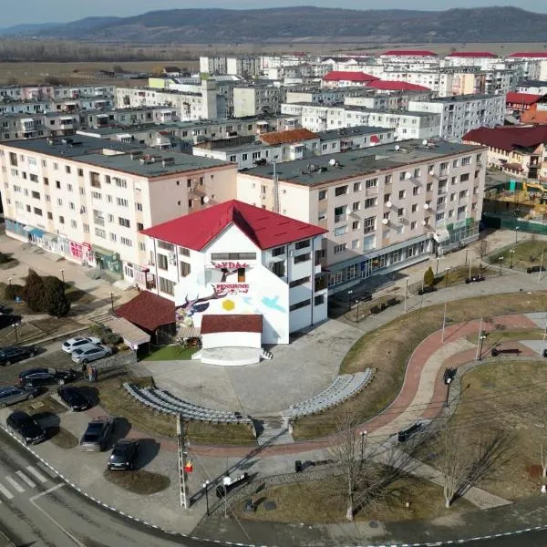 PENSIUNEA YDA, hotel in Turceni