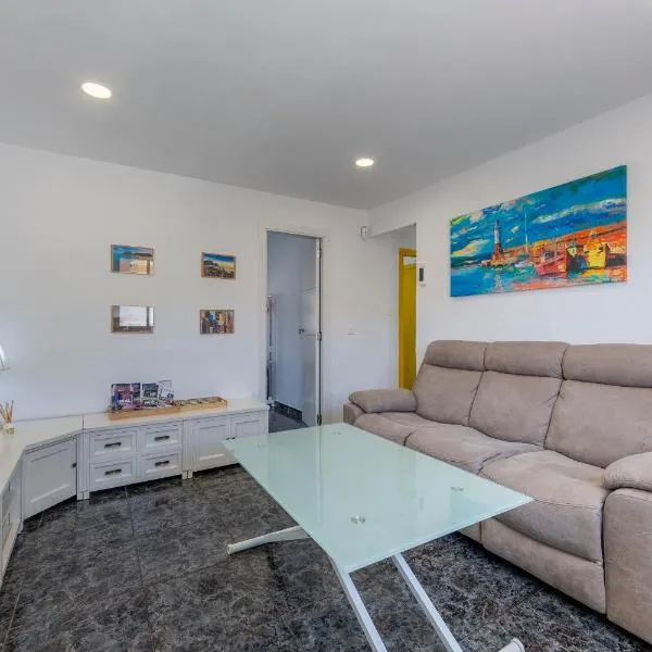 Piso Vacacional Zapillo, hotel in Almería