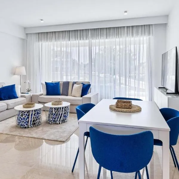 Brand New Stunning Apartment with Pool Views, Dionysus Village, Aphrodite Hills, hotel in Kouklia