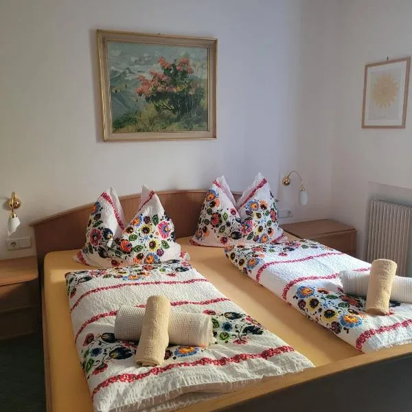 Garni Schuster, hotel a Corzes