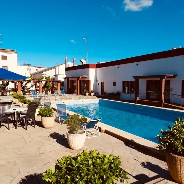 Hostal Lleida, hotel v destinaci Segur de Calafell