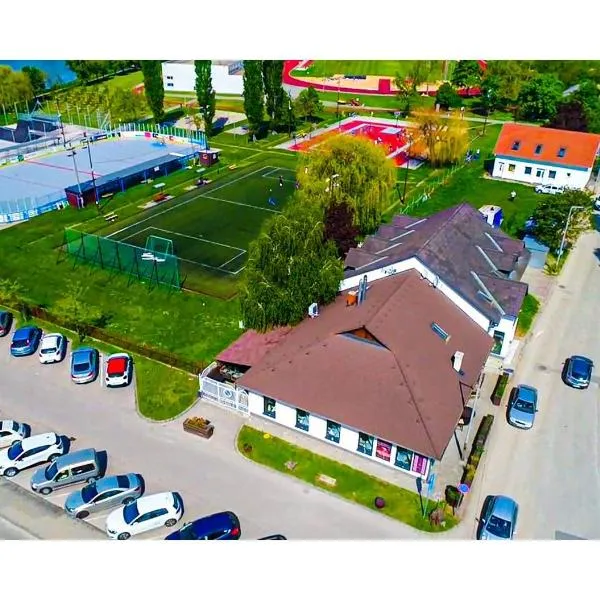 Sempre Étterem És Panzió, hotel v destinaci Székesfehérvár