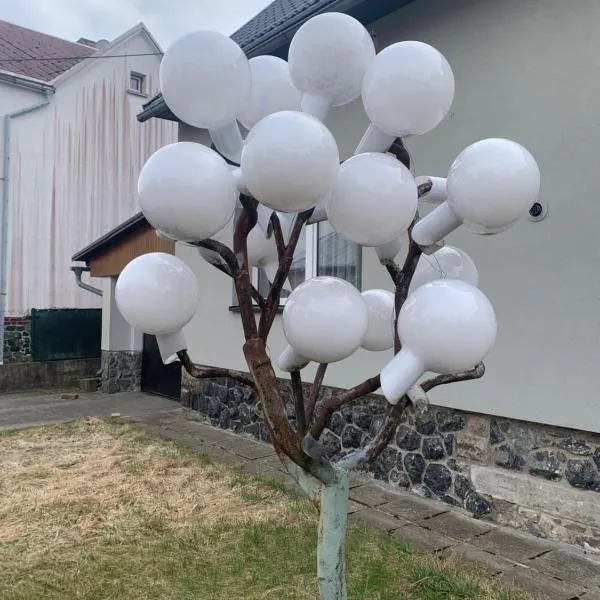 U Skleněného stromu, hotel v Kamenickém Šenově