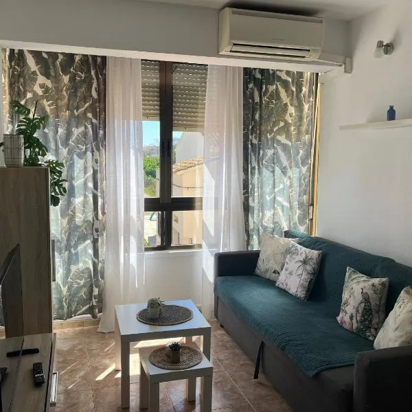 Cute Apartment 150m to the beach at quite area, hotel in Denia