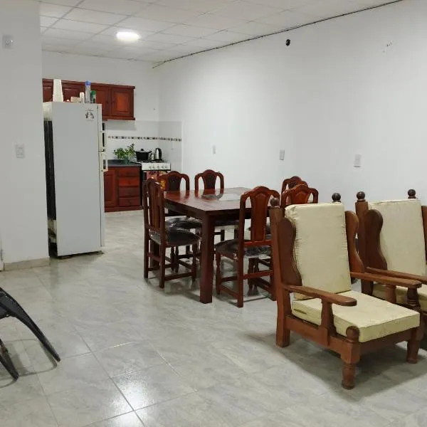 LA TOSCANA, alojamiento temporario, готель у місті Las Lomitas