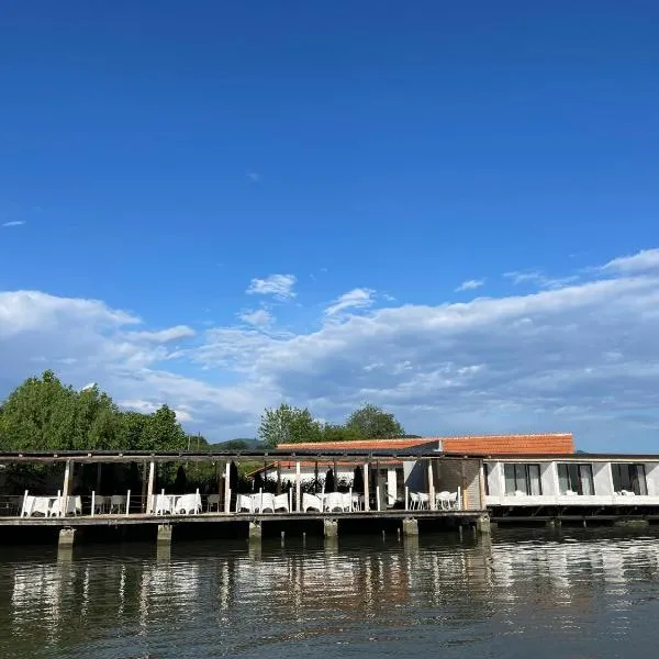 Pensiunea Pescador, hotel v mestu Drencova