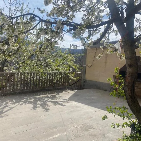 Guest House Lyudmila, hotel v destinaci Garni