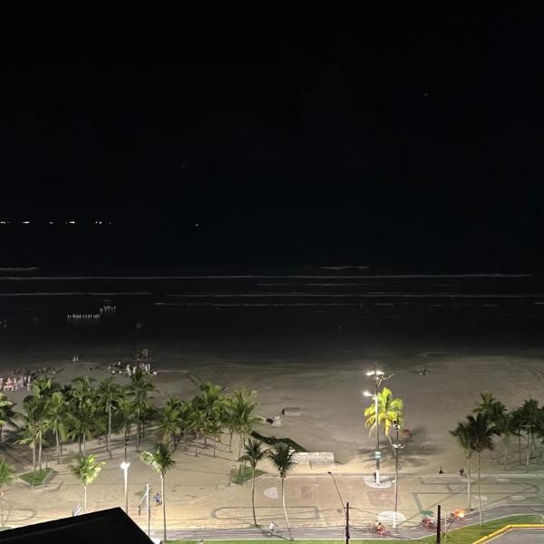 Apartamento frente mar alto padrão