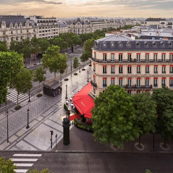 पेरिस में, होटल Hôtel Fouquet's Paris