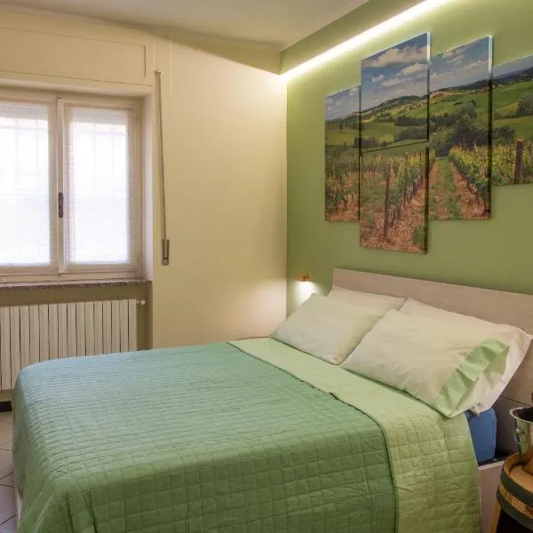 Il Grappolo d'Oro - Appartamento in centro โรงแรมในตอร์โตนา