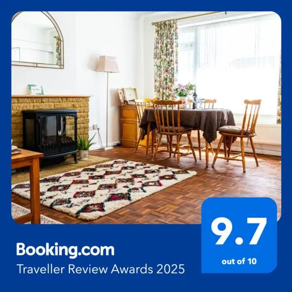 Entire Bungalow between Sea and National Park, hotel in East Preston