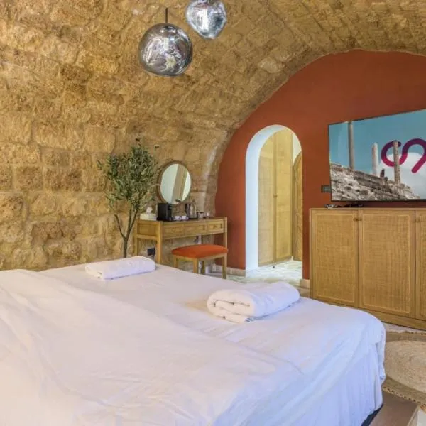 Beit Chams 3 Suites in Batroun, hotel Batrunban